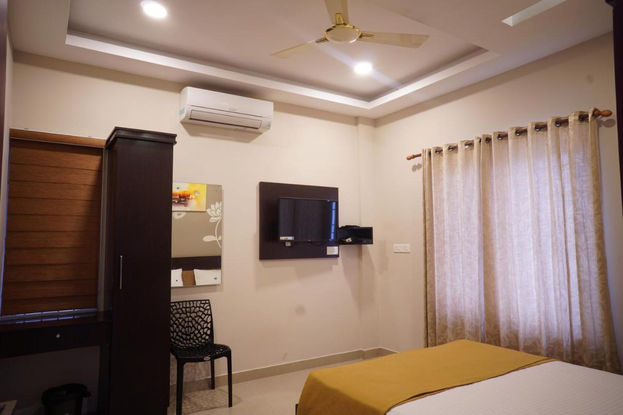 Metro Residency Hotel Kochi Ngoại thất bức ảnh