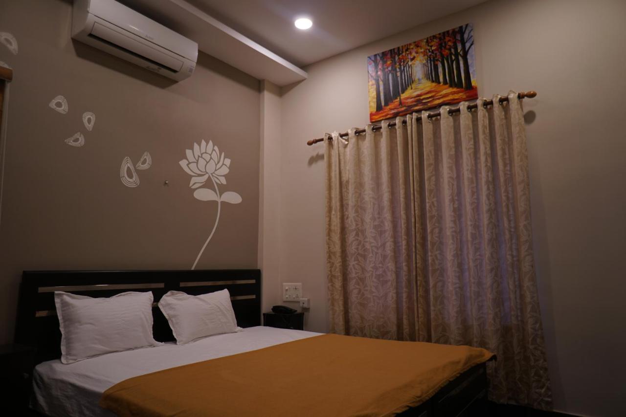 Metro Residency Hotel Kochi Ngoại thất bức ảnh