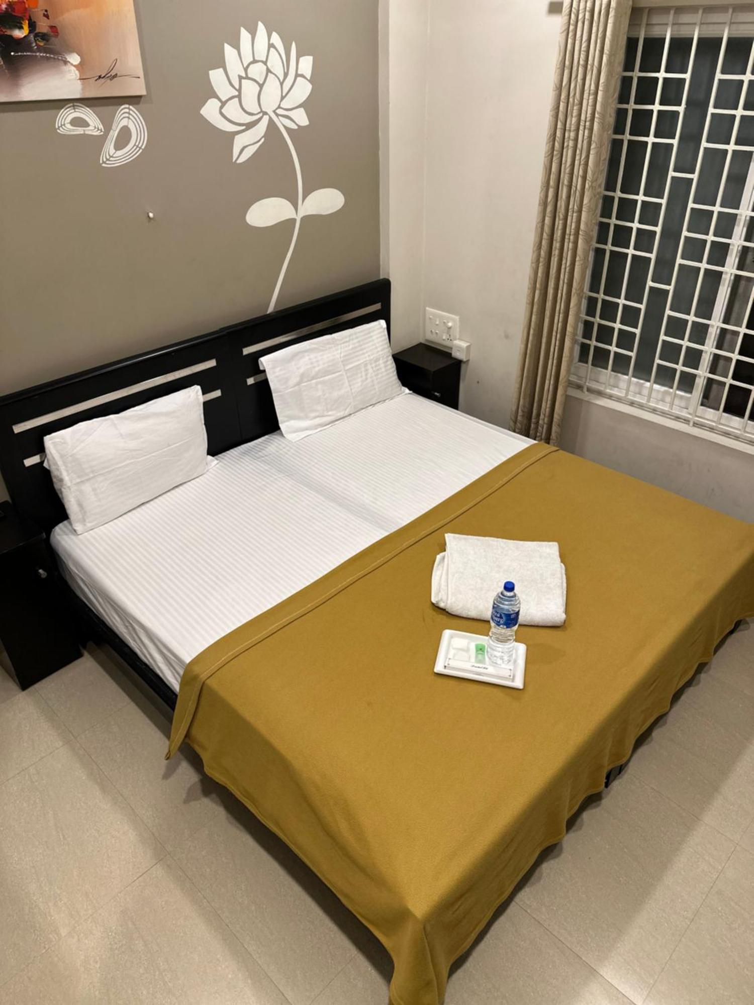 Metro Residency Hotel Kochi Ngoại thất bức ảnh