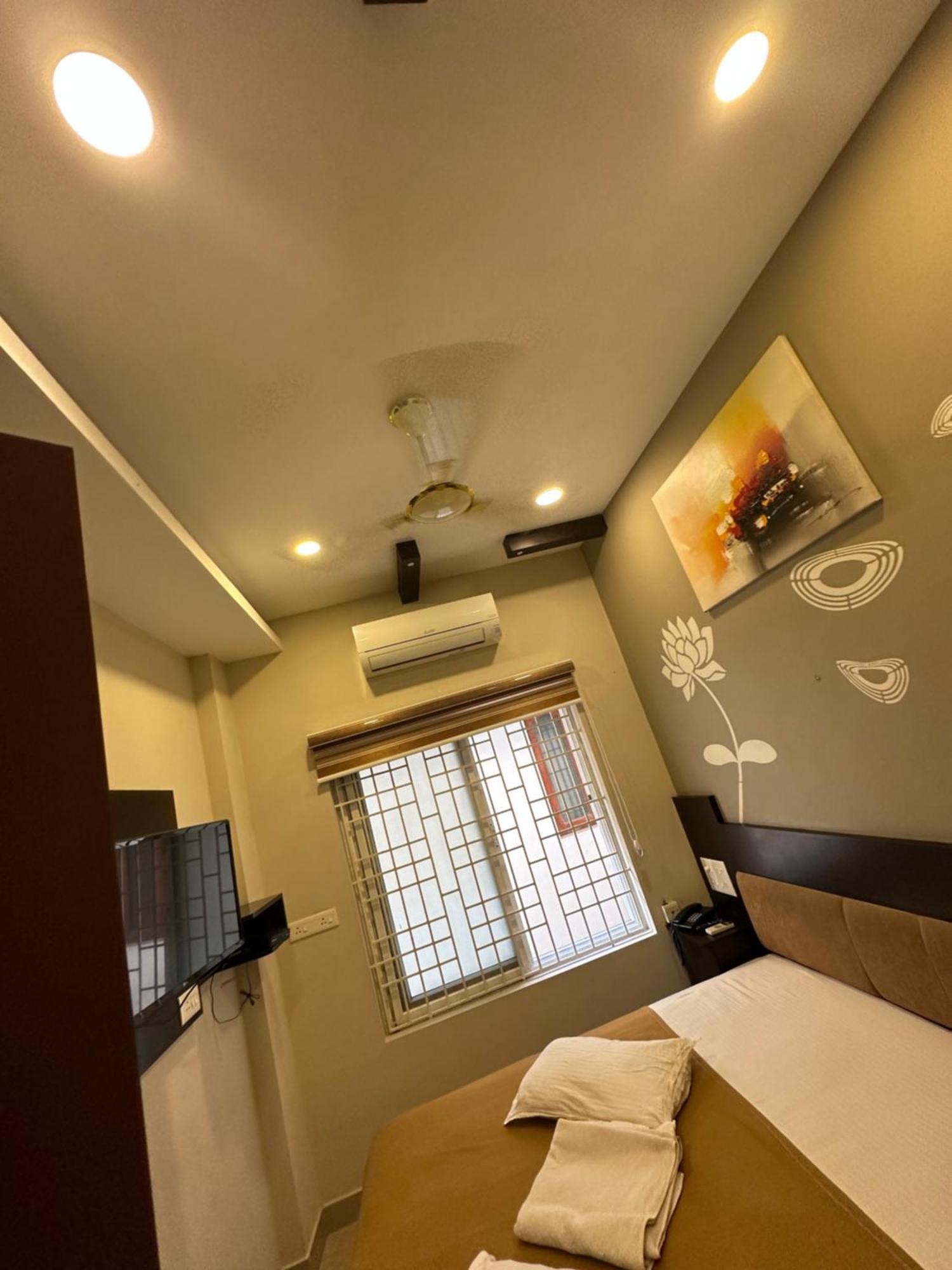 Metro Residency Hotel Kochi Ngoại thất bức ảnh