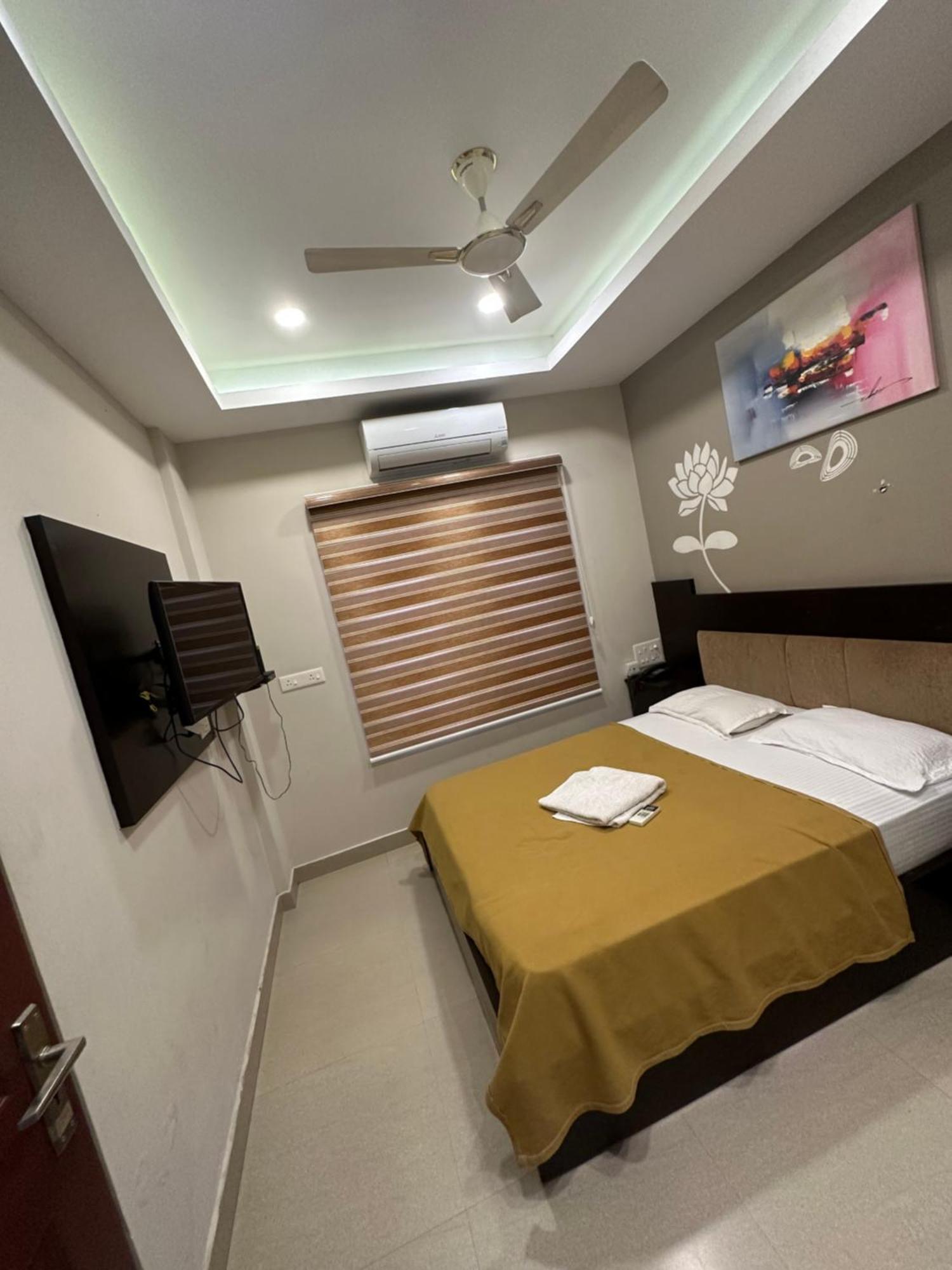 Metro Residency Hotel Kochi Ngoại thất bức ảnh