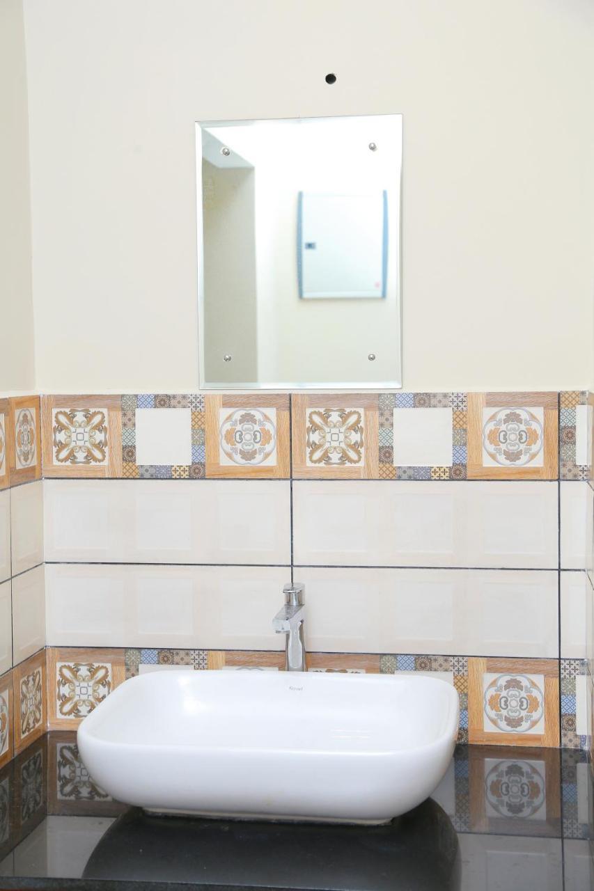 Metro Residency Hotel Kochi Ngoại thất bức ảnh