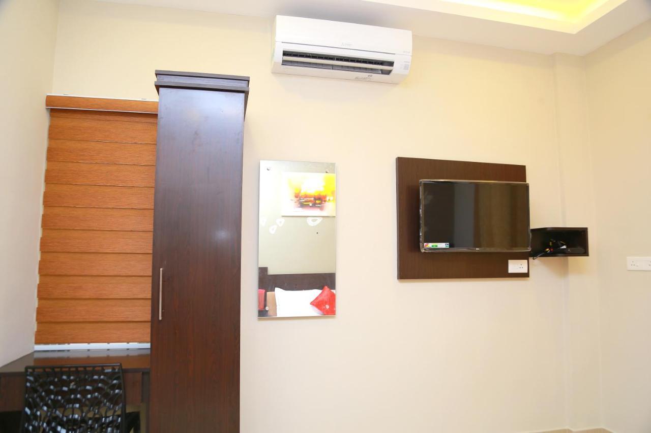Metro Residency Hotel Kochi Ngoại thất bức ảnh